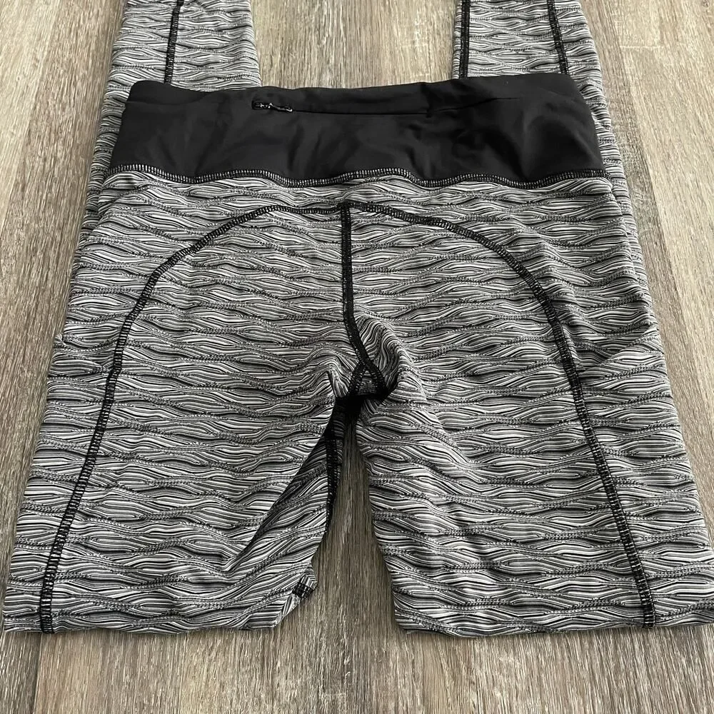 Lululemon Speed Tight II Textured Wave Black Silver Spoon / Black - Size: 6
